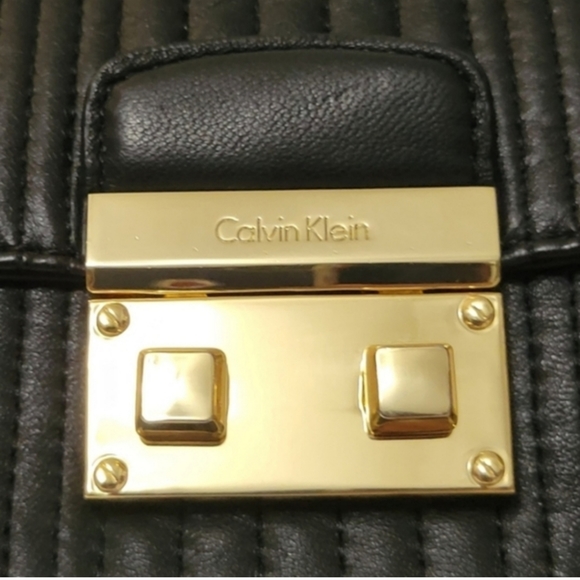 🎋Calvin Klein Leather Crossbody/Shoulder Bag - Picture 11 of 11